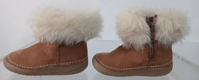 ПОДЛИННЫЙ KIDS НА OSHKOSH КОРИЧНЕВЫЙ МЕХ БОТИНОК МЛАДЕНЦА ДЕВОЧКИ РАЗМЕР 3 ТУФЛИ - Изображение 1 из 4