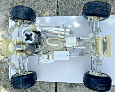 Team Associated RC10GT Vintage Personalizado .15 Nitro 1/10 con Chasis HG, Amortiguadores Transparentes Foto 1 de 4