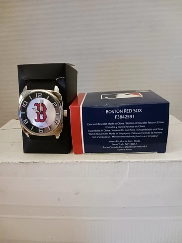 2014 MLB BOSTON RED SOX Forever A Fan WATCH w/Black Rubber Watch Band SPARO Avon Cover