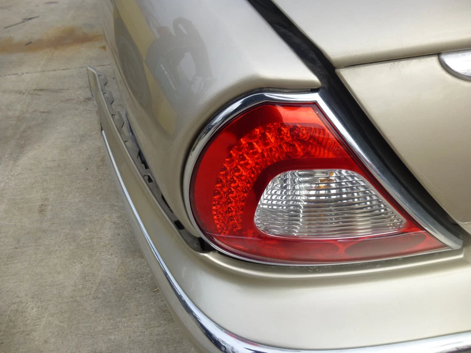 2004 2005 2006 2007 2008 2009 JAGUAR XJ8 XJ8L XJR VANDEN PLAS LEFT TAIL LIGHT - Image 1 of 1