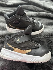 Air Jordan Max Aura 4 Black Gold Size 7c - DQ8402-071 - Picture 1 of 2