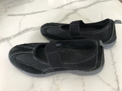 Women’s Easy Spirit Esairion Black Slip On Walking Shoes Size 8 - Image 1 of 4