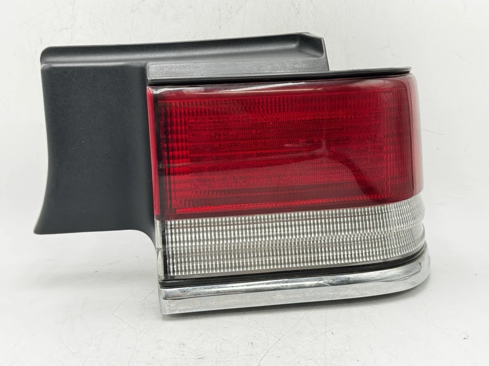 1989-1995 PLYMOUTH ACCLAIM подлинный OEM правый задний фонарь Passinger боковой задний фонарь - Изображение 1 из 4