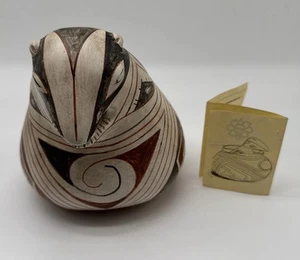 Polychrome Badger-Shaped Vessel – Geometric Motifs, Cream Background - Picture 1 of 12