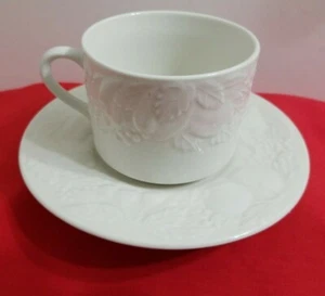 Tabletops Fruit de Blanc Set Of Cup And Saucer White Embossed - Picture 1 of 5