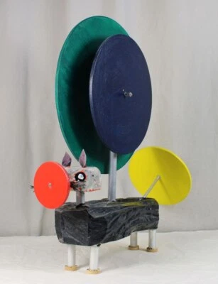 B8/ Kunst Skulptur - Katze aus Holzscheit mit Metall Gestänge - bis ca. 63 cm /H - Bild 1 von 4