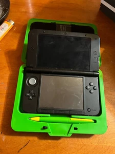 Nuevo sistema de juegos portátil Nintendo 3DS XL 4GB - Imagen 1 de 1