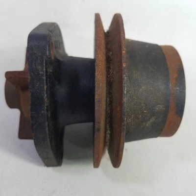 Винтажный водяной насос Triumph Spitfire WP A 11G - Изображение 1 из 4