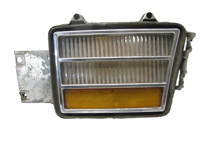 Buick LeSabre Electra 1971 1972 guardabarros delantero izquierdo luz de señal de estacionamiento #123 Foto 1 de 4