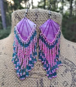 Dyed carved shell seed bead boho chic earrings - Picture 1 of 4
