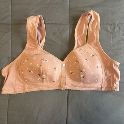NUEVO SIN ETIQUETAS Sujetador Rosa Floral Frente Abierto Inalámbrico Cómodo Snap Camiseta Pequeña/Mediana? Foto 1 de 4