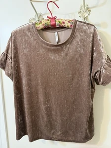 Top de terciopelo triturado Z Supply manga corta con volantes malva champán grande - Imagen 1 de 6