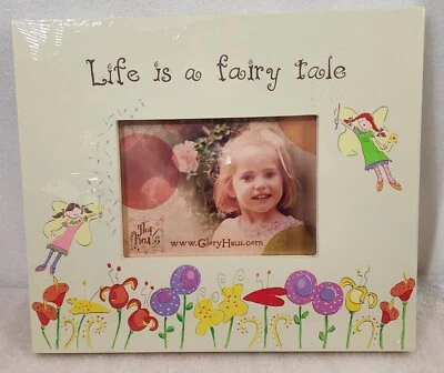 Nuevo marco de fotos 5x7 Glory Haus de madera "La vida es un cuento de hadas" Foto 1 de 4