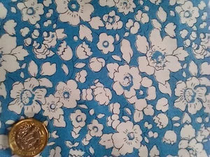 BETSY BOO  C  - FLORAL -  Liberty Tana Lawn cotton approx 33 x 30 cm - Picture 1 of 2