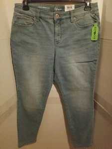 STYLE & CO TUMMY CONTROL CURVY FIT SKINNY LIGHT BLUE DENIM JEANS - SIZE 14 - NWT - Picture 1 of 2