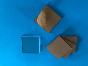 (100) 3 cm x 3cm x 1/16" approx, (1.16x1.16 x.062") Craft Squares Clear Acrylic - Picture 1 of 2