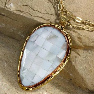 New Tara Mesa White Mother of Pearl Patchwork Pendant - Picture 1 of 1