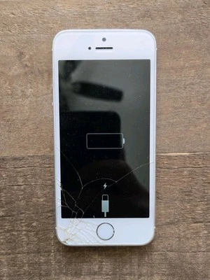 Apple iPhone 5s - A1533 - White - FOR PARTS - Image 1 of 4