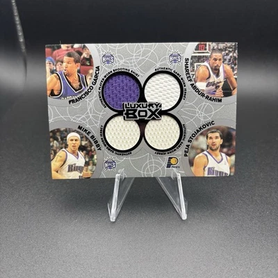 Caja de lujo Topps 2005-06 Francisco García Mike Bibby Peja Stojakovic #BOR-23/25 Foto 1 de 2
