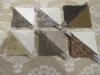 Mini Edredón Cuadrados - 24 Cuadrados Triángulo Medio Cuadrado/15 Cuadrados Adicionales Foto 1 de 4