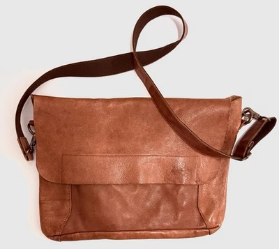Деревенский кровать Stu искусственно состаренный коричневый кожаный Messenger сумка через плечо большой - Изображение 1 из 4