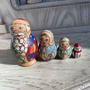 Juego de muñecas anidadoras de madera pintadas a mano vintage con tema de invierno de Navidad. DEFECTUOSO - Imagen 1 de 5