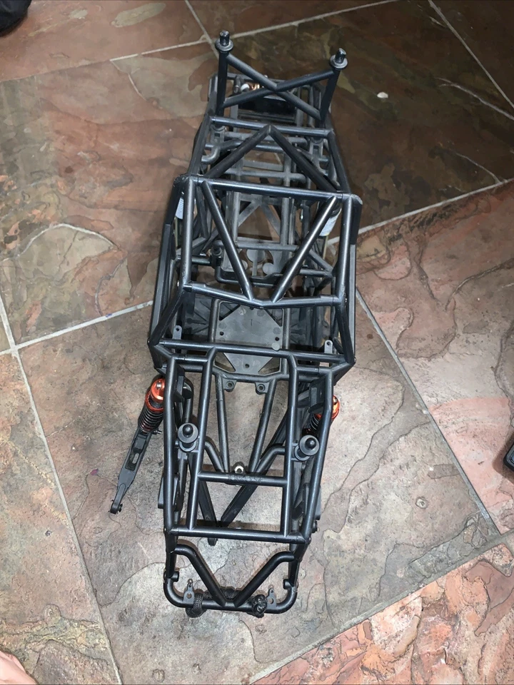 RARE AXIAL SMT10 1/10 SCALE MONSTER TRUCK  CHASSIS USED - Image 1 of 4