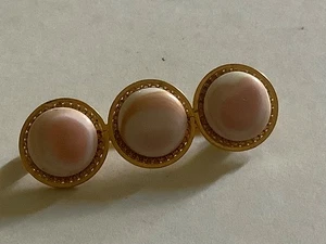 Vintage G P Carved Shell Button Brooch/Pin - Picture 1 of 3
