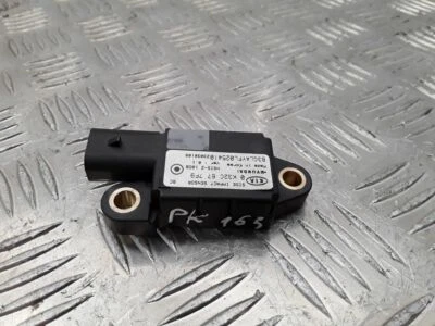 KIA Rio 2003 Left Impact Sensor 0K32C677F9 VEI9892 - Image 1 of 4