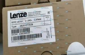 1PZ Inverter LENZE E82EV371K2B E82EV371-2B NUOVO - Foto 1 di 1