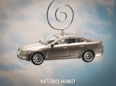 捷豹 XF Saloon 圣诞装饰品 1/76 4 门 Ammonite 灰色 SE 高级 Adorno — 第 1/4 张图片