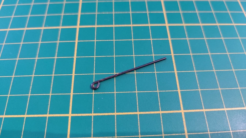 Tige maintien couvercle coffre 91-1 n°91 Citroën 2CV Charleston 1/8 1:8 Altaya - Photo 1/1