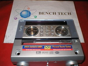 Frente de plástico estéreo Sanyo modelo DWM-770U con botones y perno de volumen - Imagen 1 de 3