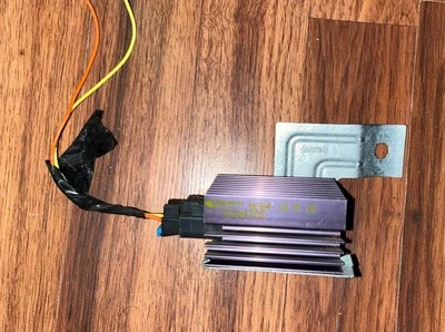 1995-1999 CHEVROLET TAHOE SUBURBAN ДНЕВНОЕ ВРЕМЯ ХОДОВЫЕ ОГНИ МОДУЛЬ OEM 10094705 - Изображение 1 из 2