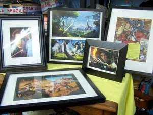 Konvolut 5 Vintage Lora Croft Poster Tomb Raider Holzrahmen - Bild 1 von 6