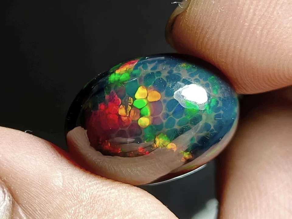 Cabujón de ópalo negro ahumado: piedra de ópalo de forma ovalada de 11,15 quilates, enorme ópalo de panal Foto 1 de 4