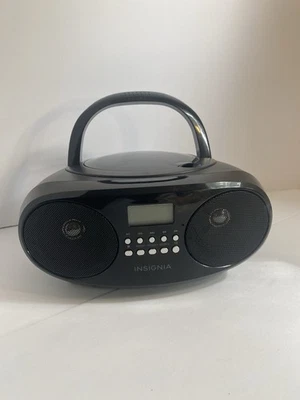 Reproductor Boombox CD Insignia Negro - Núcleo de alimentación no incluido Foto 1 de 4