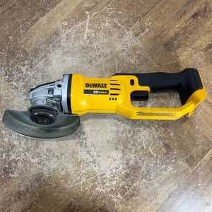 Dewalt DCG412 20V MAX inalámbrico 4,5 pulgadas / 5 in. Amoladora angular - Solo herramienta - Imagen 1 de 11