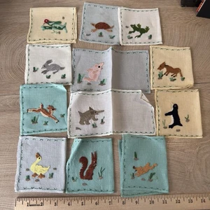 Vintage 12 animales bordados a mano en cuadrados de lino natural - Imagen 1 de 9