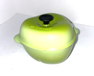 *Le Creuset Petite Apple Casserole Mini Cocotte Stoneware Green - Picture 1 of 7