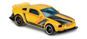 Hot Wheels 2020 Brand new 2005 FORD MUSTANG HW DREAM GARAGE 2/10 UK Fast P&P - Picture 1 of 2