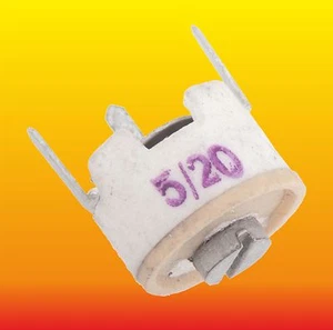 (5-20) pF LOT OF 4 RADIAL VARIABLE CERAMIC TRIMMER CAPACITORS - Picture 1 of 2