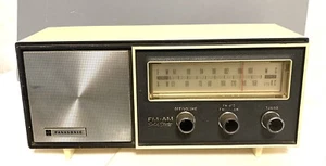 Vintage Panasonic FM-AM Solid State Transistor Table Radio Model RE-6137 Tested - Picture 1 of 6