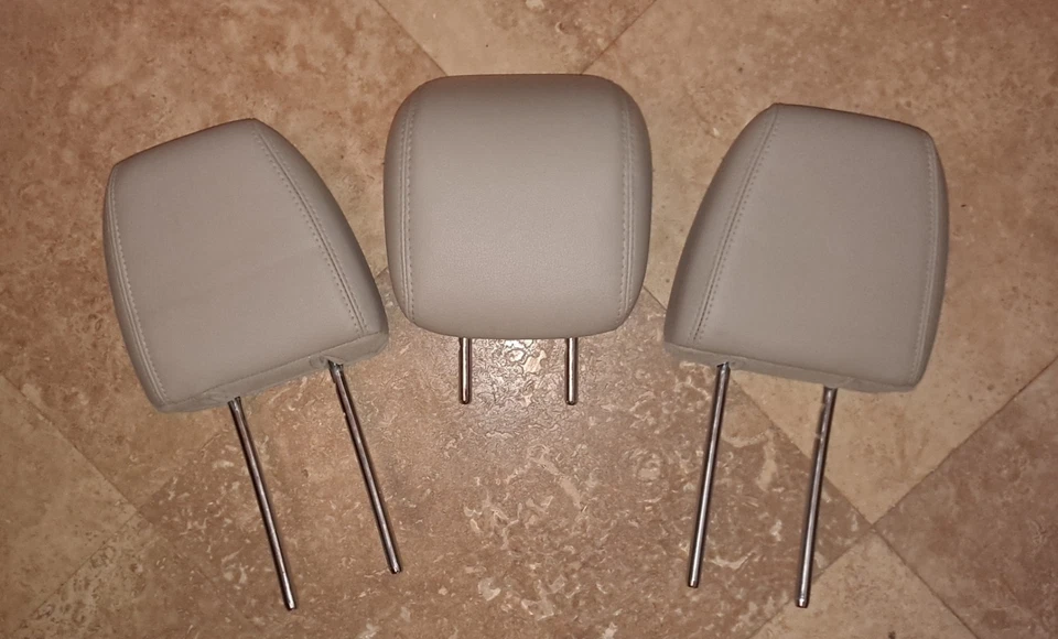 2014-2019 Ford Fiesta Rear Leather Folding Head Rest Set of 3 Beige 2015 2016 - Imagem 1 de 4