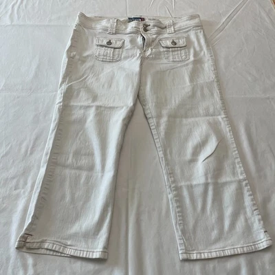 Old Navy Ultra Low Waist Stretch White Capri Jeans Size 12 - Image 1 of 4