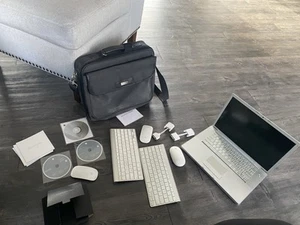 Apple Mac Book Pro - Picture 1 of 17