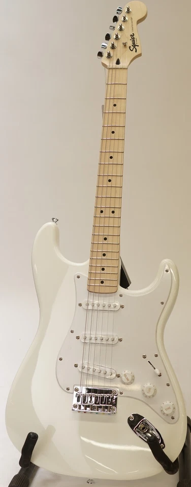 Squier Sonic Stratocaster HT, Maple Fingerboard, White Pickguard, Arctic White - image 1 of 4