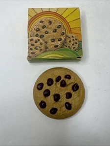 Lucidalabbra Vintage Avon Chocolate Chiplick Compact NOS Scatola Originale SP40 - Foto 1 di 9