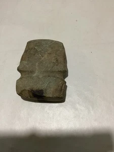 Archaisches indianisches gerilltes Steinaxtartefakt - Bild 1 von 16