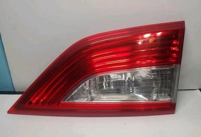 Luz trasera Nissan Quest 2011-2017 puerta trasera pasajero lado derecho interior OEM Foto 1 de 4